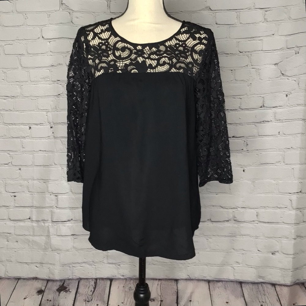 Old Navy Black Crewneck 3/4 Sleeve Lace Yoke Top Medium